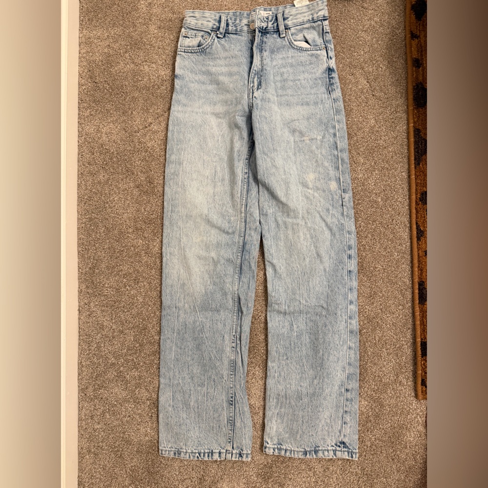 Zara Light Wash Straight-Leg Jeans